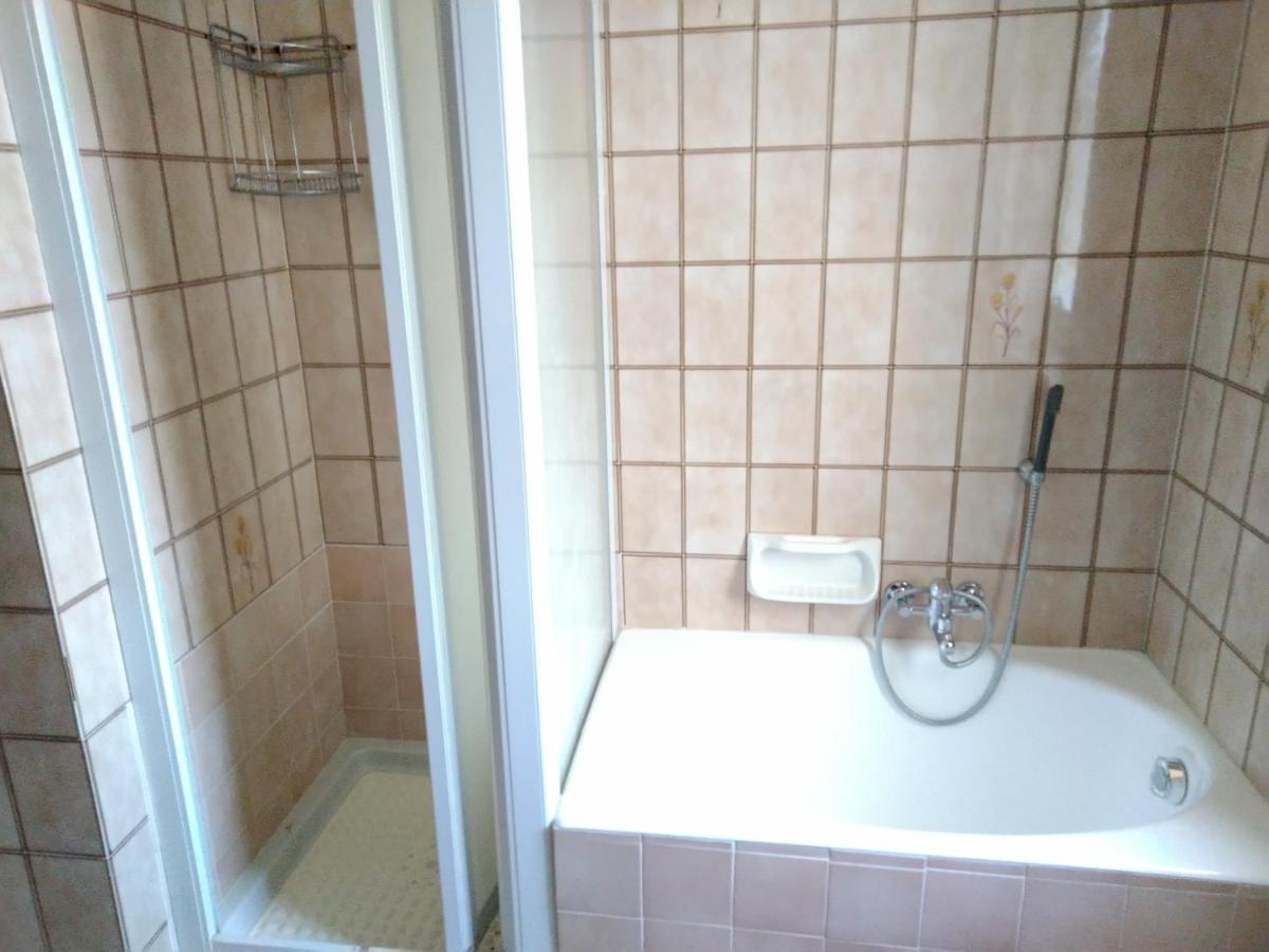Domanda Apartment Calosso ภายนอก รูปภาพ