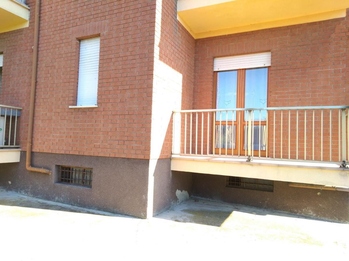 Domanda Apartment Calosso ภายนอก รูปภาพ