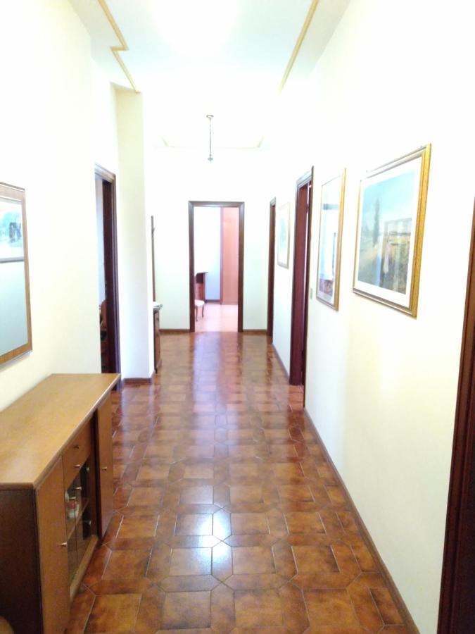 Domanda Apartment Calosso ภายนอก รูปภาพ